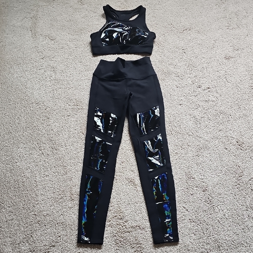 ALO Yoga Black and Blue High-Waisted Leggings And Matching Bra